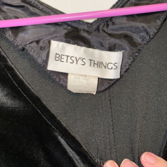 Betsy’s Things Vintage Elegant Black Velvet Dress with Slit and Vintage Buttons - Picture 4 of 4